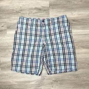 Izod Blue Plaid Men’s Shorts